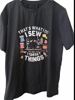 I Sew and I Forget Things Graphic Tee - Black